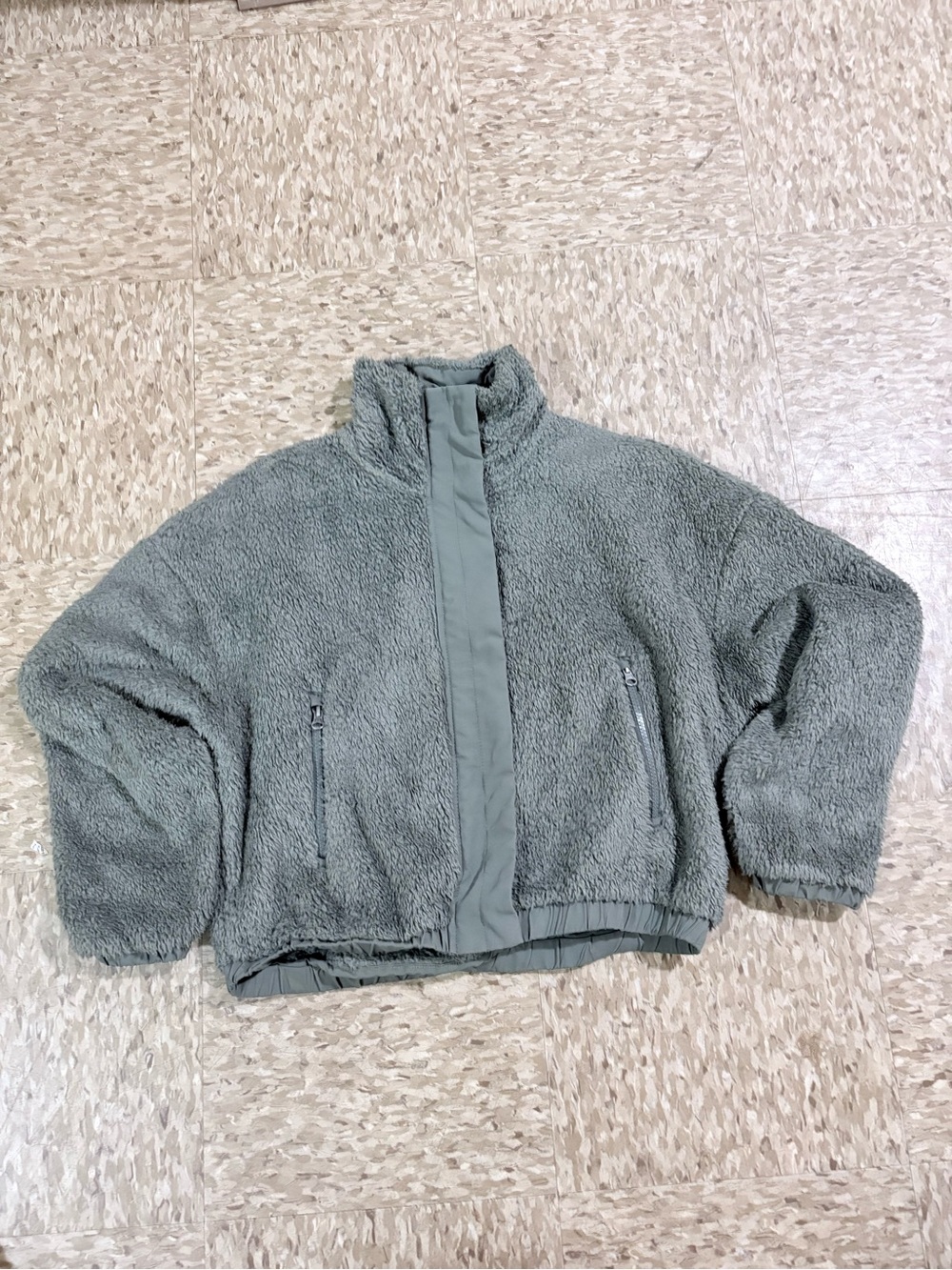 Vuori Women's Olive Green Sherpa Cozy Full Zip Jacket